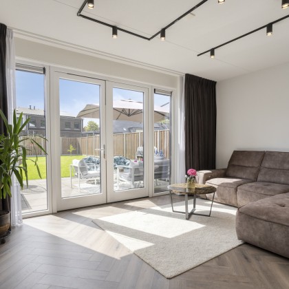 Een ruime woonkamer