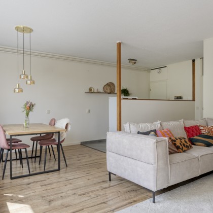 Ruime woonkamer