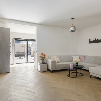 Ruime woonkamer