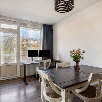 Werk/Eetkamer met balkon