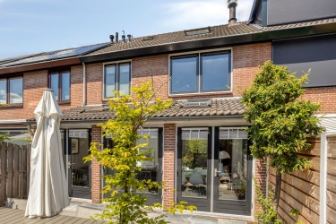 BUITEN