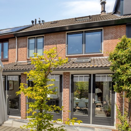 BUITEN