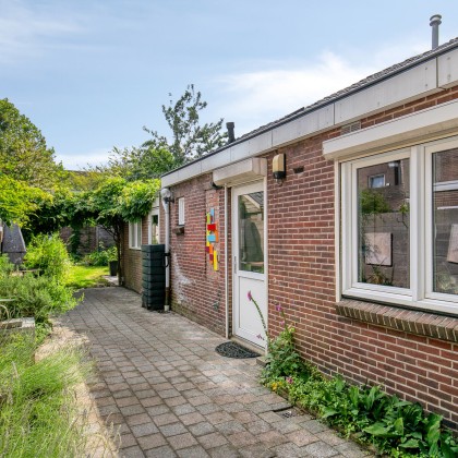 Diepe achtertuin