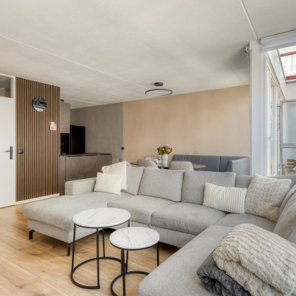 Ruime woonkamer