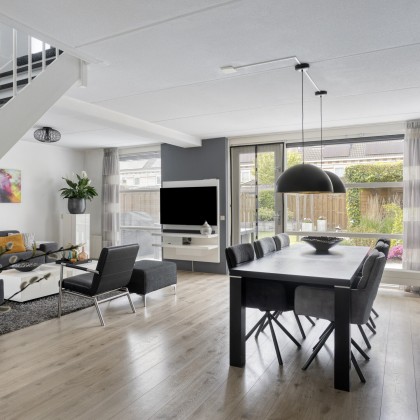 Ruime woonkamer