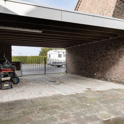 Garage met carport